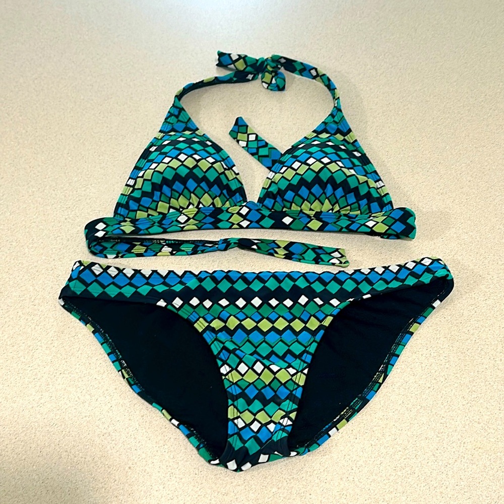 GapBody Small Bikini Set - geometric/Diamond pattern. Greens&Blues